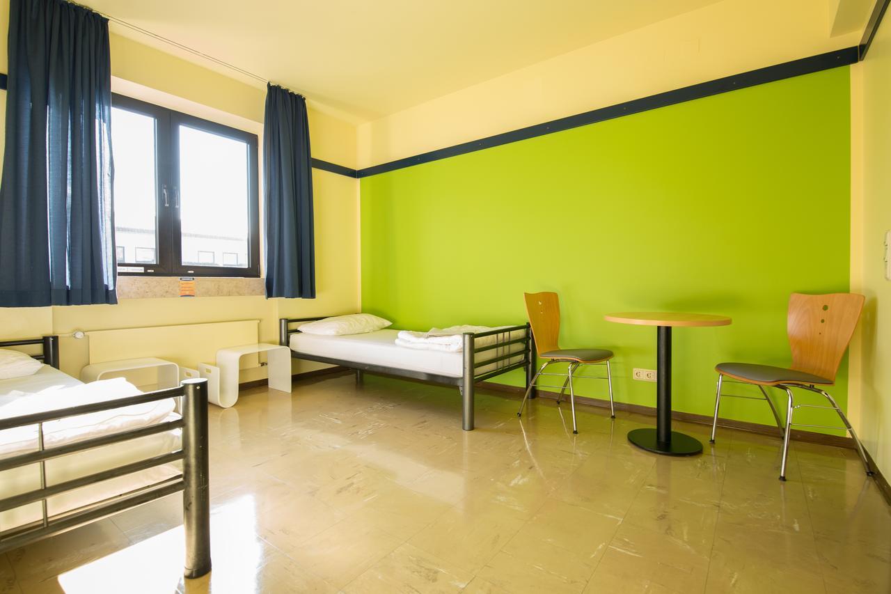 Youtel Jugendhotel Бітбург Екстер'єр фото